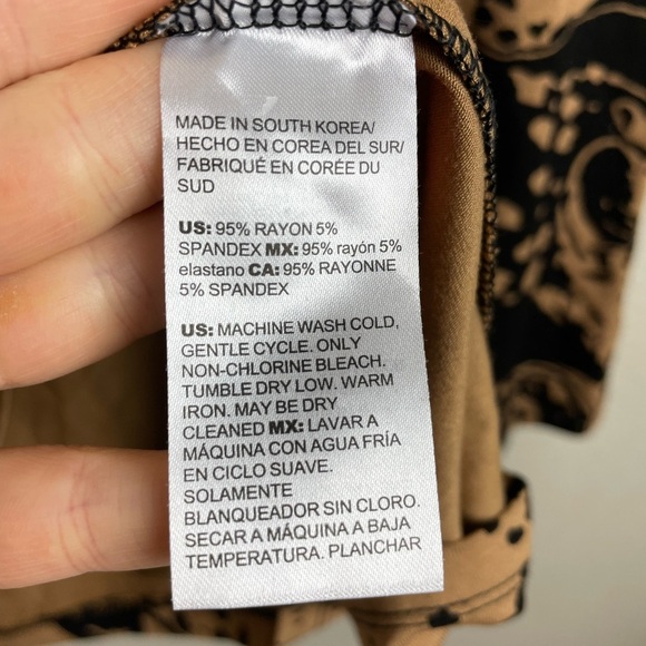 Chico's Women'a Large 2 Long Sleeve Cheetah Graphic Print Long Sleeve Top Soft - Picture 9 of 15